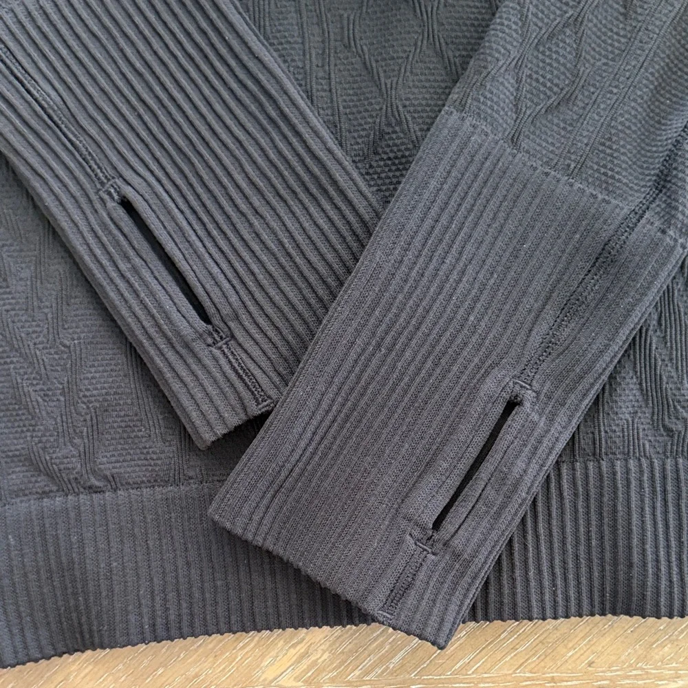 lululemon athletica black long sleeve top - Picture 5 of 7